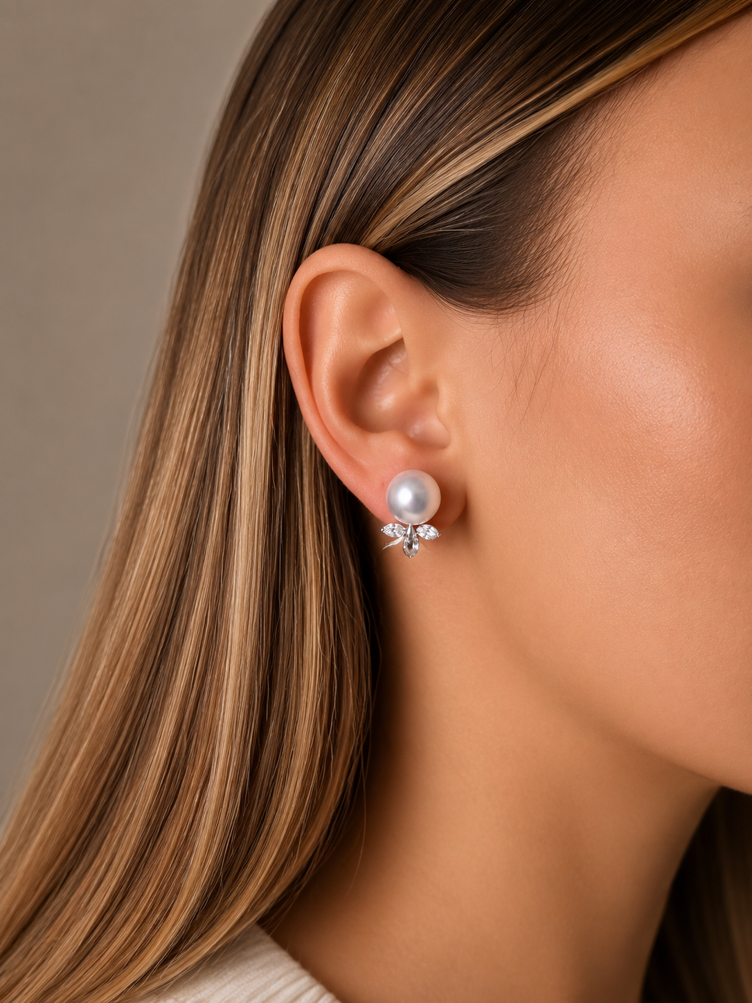 11.82ct Mikimoto Pearl Diamond 18K Gold Earrings
