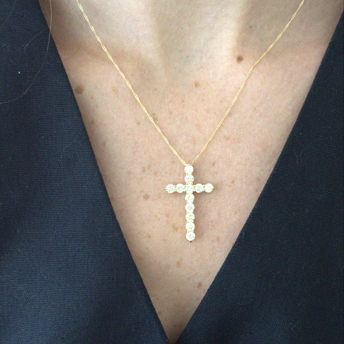 1.75ct Diamond 18K Gold Cross Pendant Chain Necklace