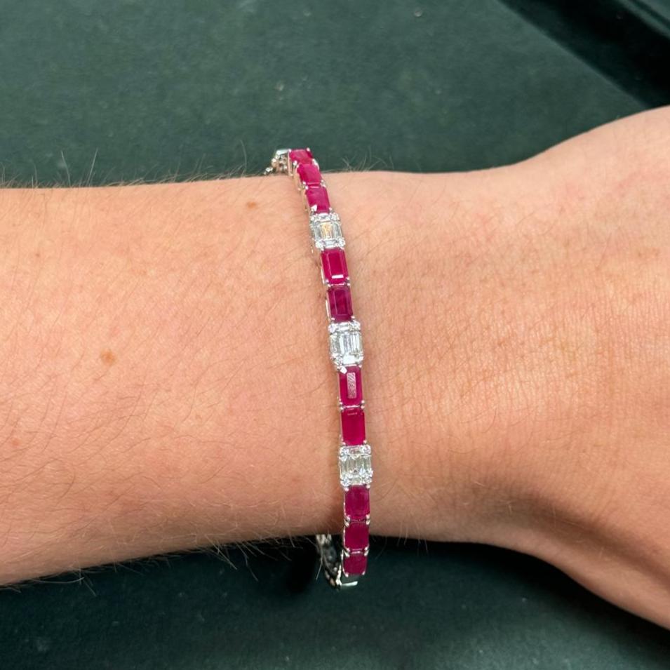 4.21ct Ruby and Diamond 18K Gold Bracelet